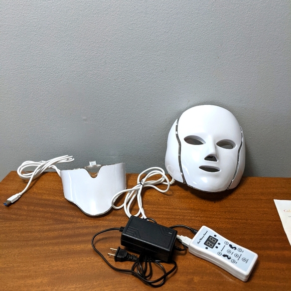 NWT Colorful LED Beauty Mask. - Picture 4 of 9